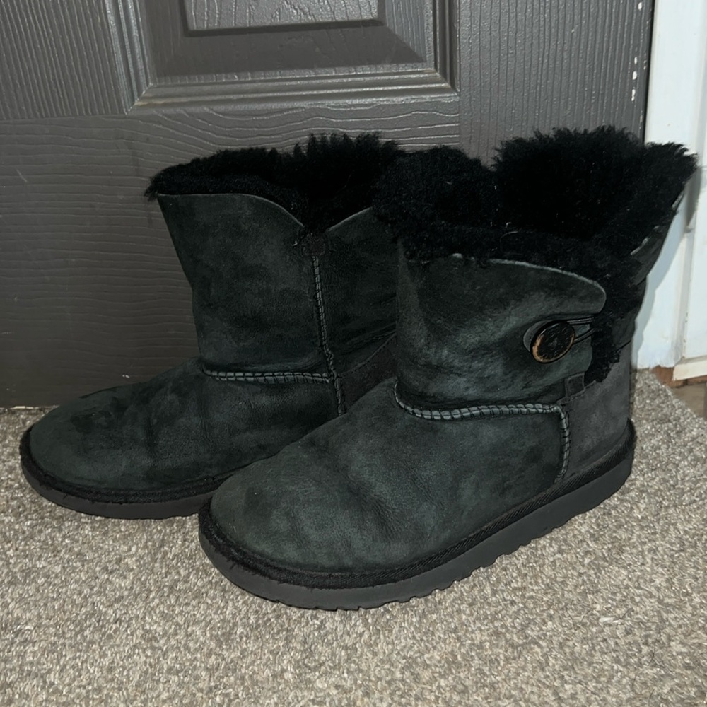 Ugg size 5